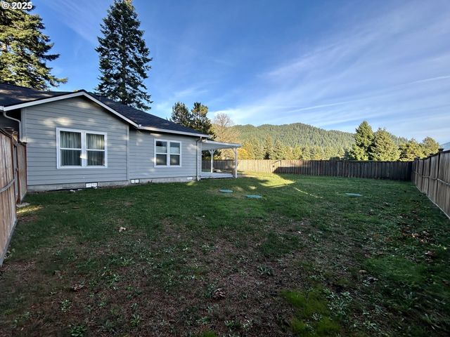 722 SMITH BECKON Rd, Carson, WA 98610