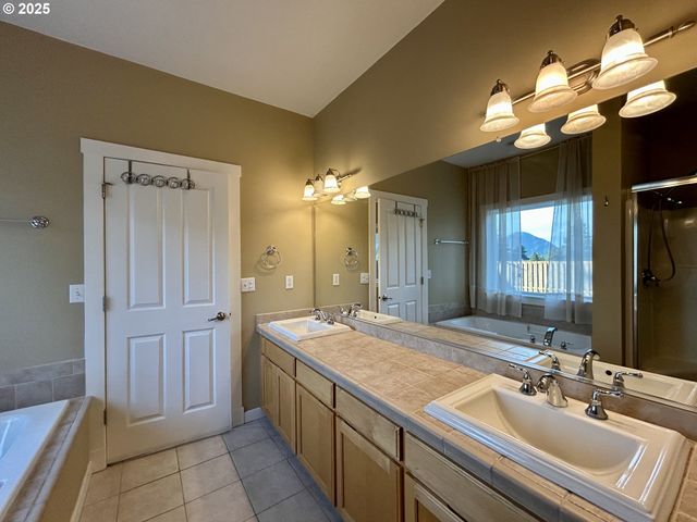 722 SMITH BECKON Rd, Carson, WA 98610