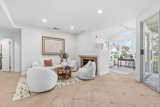 34590 Falls Terrace, Fremont, CA 94555