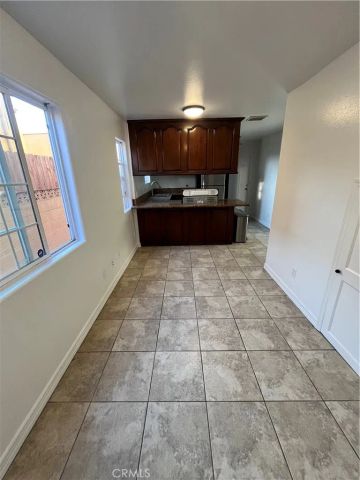 123 W 66th, Los Angeles, CA 90003