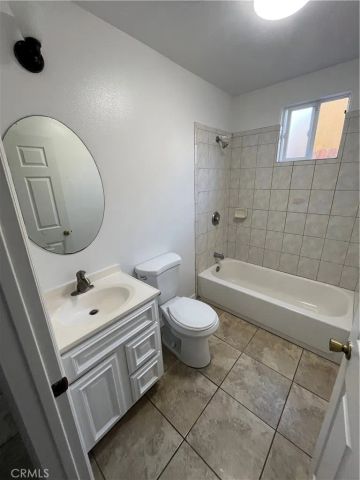 123 W 66th, Los Angeles, CA 90003