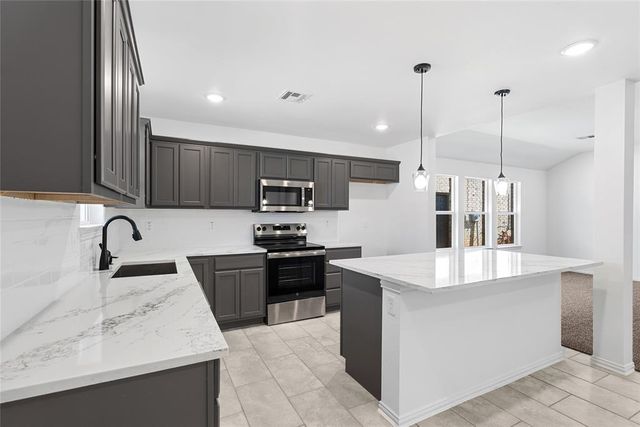 802 Venice Court, Kingfisher, OK 73750