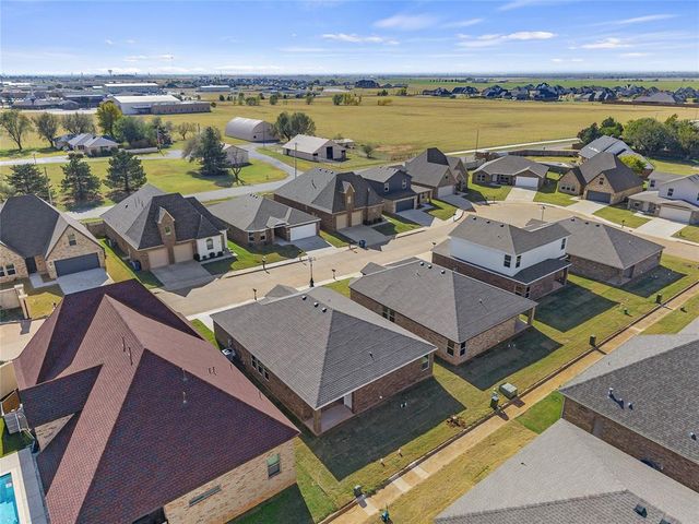 802 Venice Court, Kingfisher, OK 73750