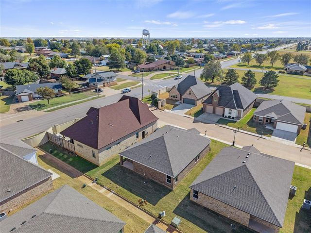 802 Venice Court, Kingfisher, OK 73750