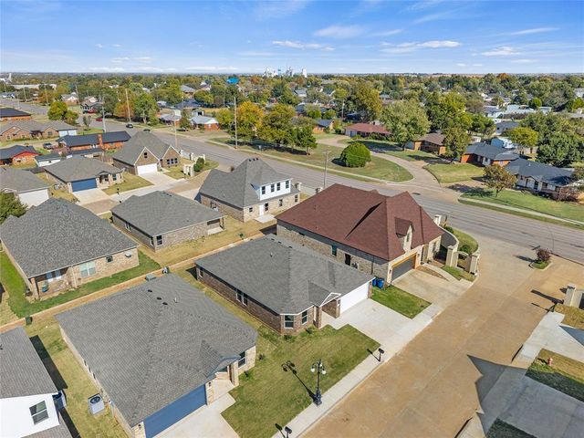 802 Venice Court, Kingfisher, OK 73750