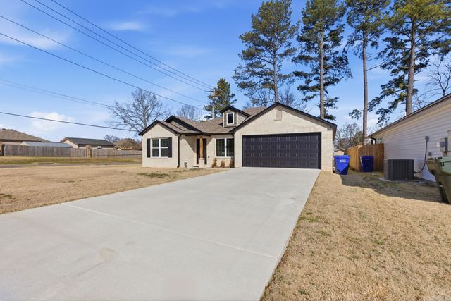 1360 AGOGO Lane, Conway, AR 72034