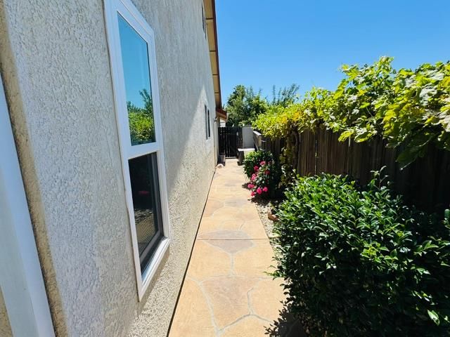 9031 Bolt Ct, Sacramento, CA 95826