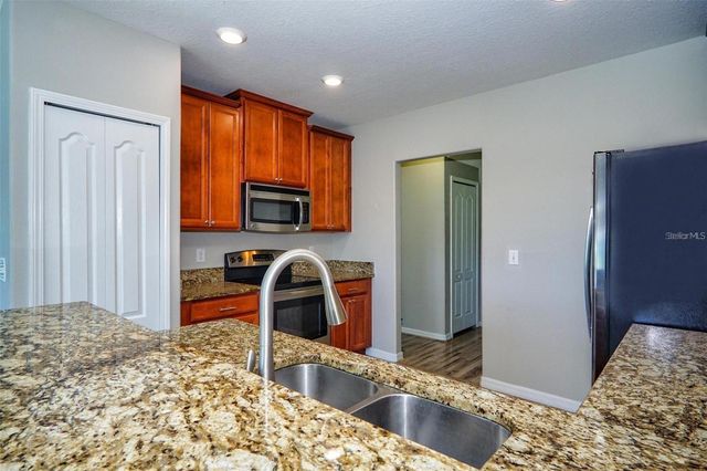 1913 HAWKS VIEW DRIVE, Ruskin, FL 33570