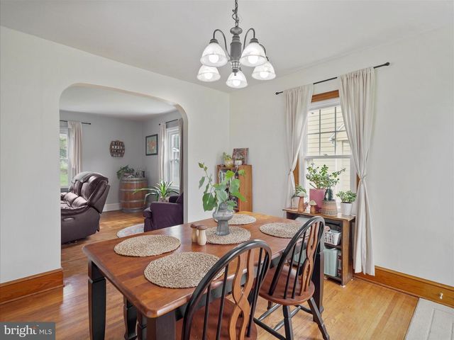 18 BARNETT AVENUE, Waynesboro, PA 17268