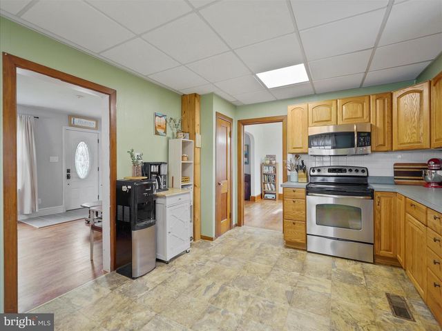 18 BARNETT AVENUE, Waynesboro, PA 17268