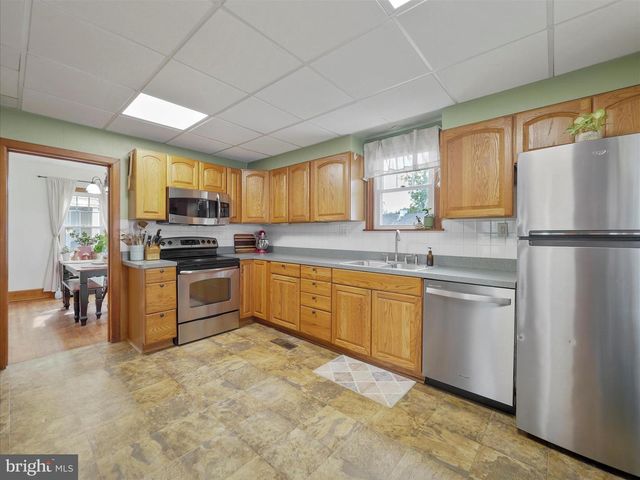 18 BARNETT AVENUE, Waynesboro, PA 17268