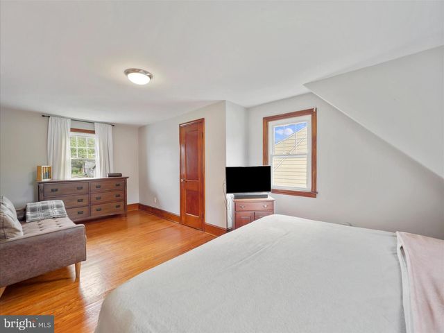 18 BARNETT AVENUE, Waynesboro, PA 17268