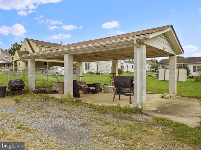 18 BARNETT AVENUE, Waynesboro, PA 17268