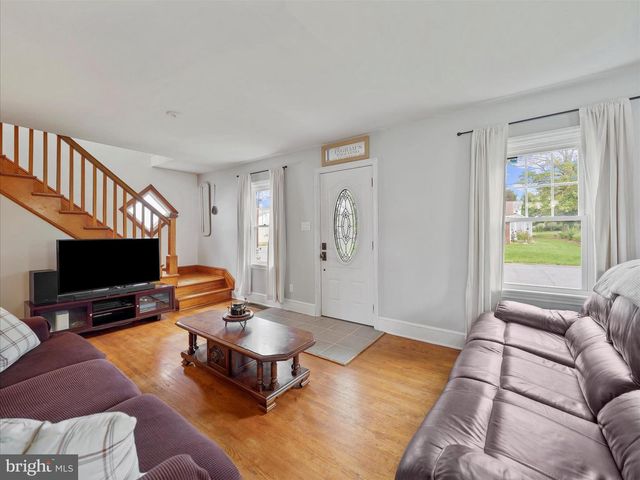18 BARNETT AVENUE, Waynesboro, PA 17268