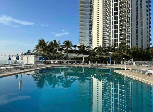 19201 Collins Avenue 945, Sunny Isles Beach, FL 33160