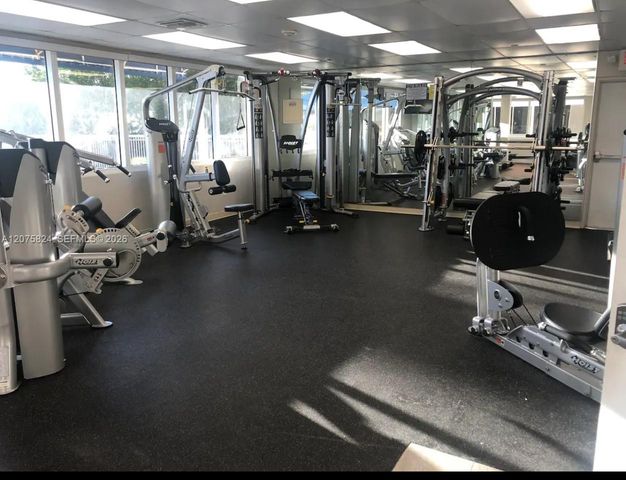 19201 Collins Avenue 945, Sunny Isles Beach, FL 33160