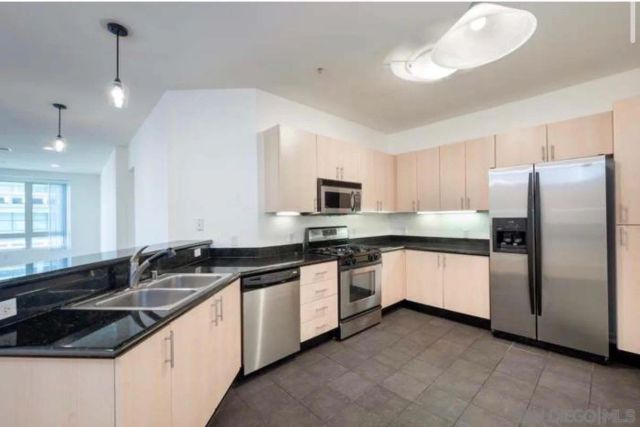 1465 C 3503, San Diego, CA 92101