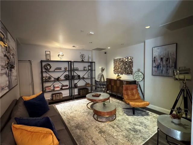 1150 J Street 311, San Diego, CA 92101