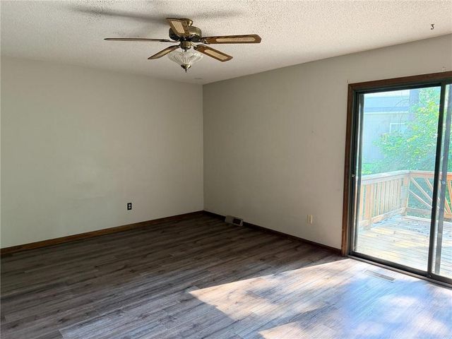 6925 Long Avenue, Shawnee, KS 66216