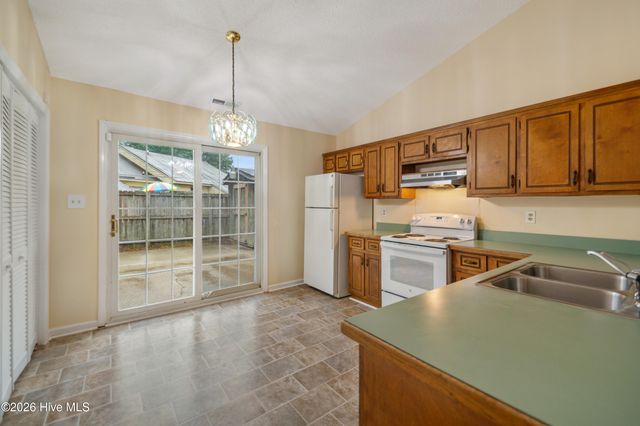 2332 Villa Drive, Kinston, NC 28504