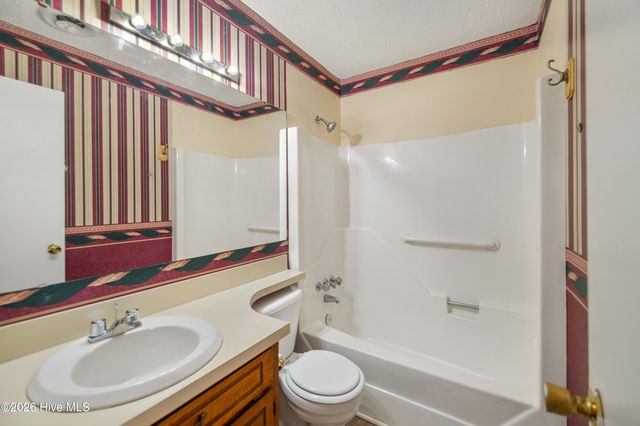 2332 Villa Drive, Kinston, NC 28504