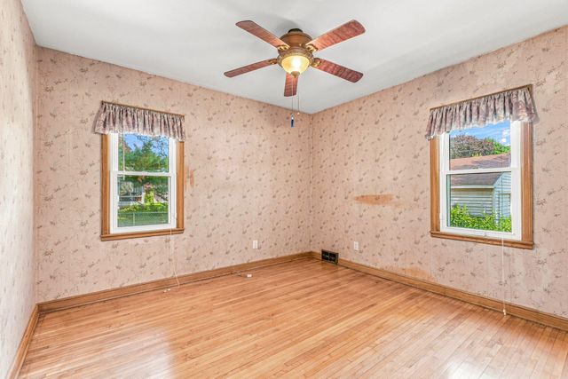 615 12th Avenue NW, New Brighton, MN 55112