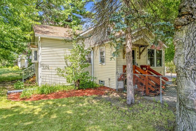 615 12th Avenue NW, New Brighton, MN 55112