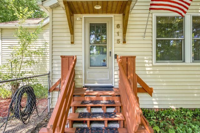 615 12th Avenue NW, New Brighton, MN 55112