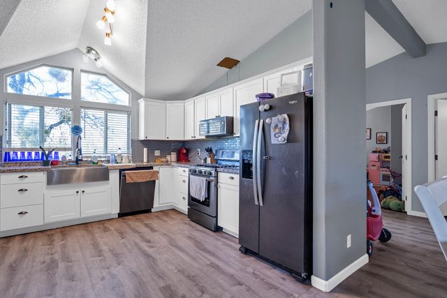 27127 Swede Creek Road, Oak Run, CA 96069