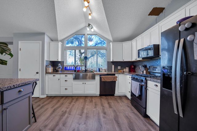 27127 Swede Creek Road, Oak Run, CA 96069