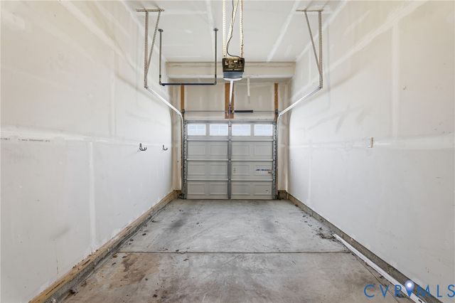 533 Creekwillow Dr, Midlothian, VA 23113