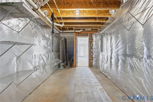 533 Creekwillow Dr, Midlothian, VA 23113