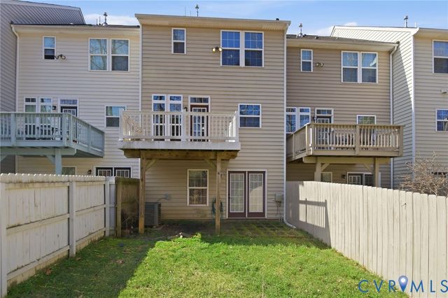 533 Creekwillow Dr, Midlothian, VA 23113