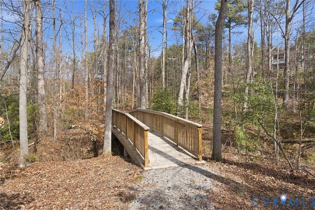 533 Creekwillow Dr, Midlothian, VA 23113