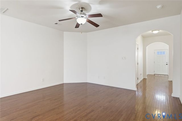 533 Creekwillow Dr, Midlothian, VA 23113