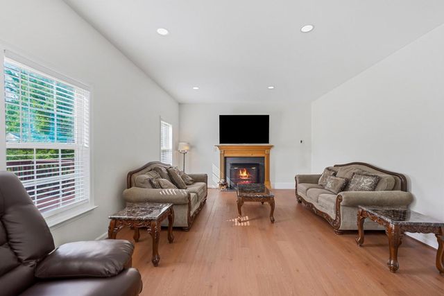 90 HOWARD CT, Frederick, MD 21702