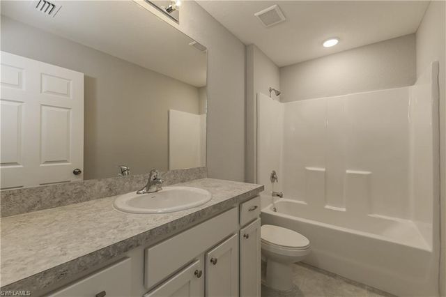 2916 42nd ST SW, Lehigh Acres, FL 33976
