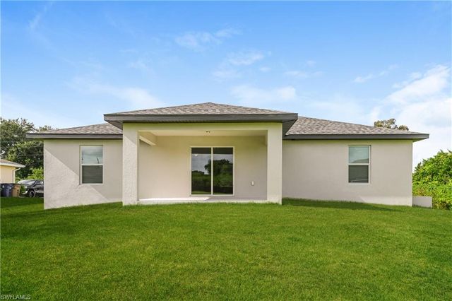 2916 42nd ST SW, Lehigh Acres, FL 33976