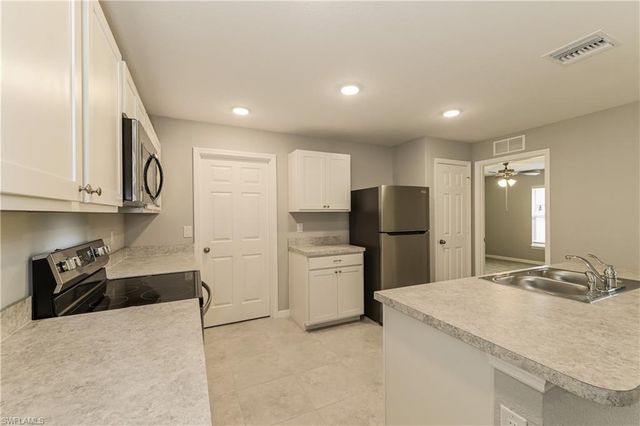 2916 42nd ST SW, Lehigh Acres, FL 33976