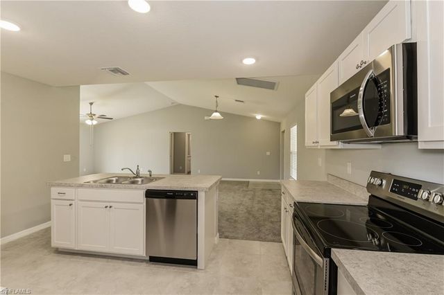 2916 42nd ST SW, Lehigh Acres, FL 33976