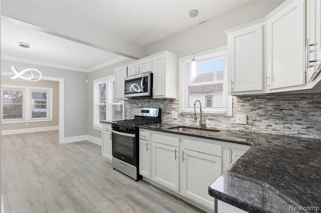 6433 Globe Street, Detroit, MI 48238