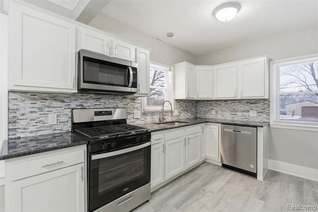 6433 Globe Street, Detroit, MI 48238