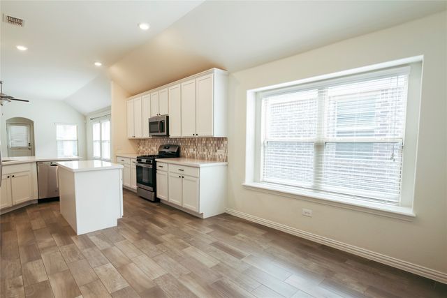 816 Black Hawk Dr, Princeton, TX 75407