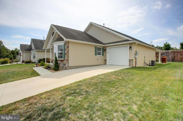 39 COLONIAL COURT, Shippensburg, PA 17257