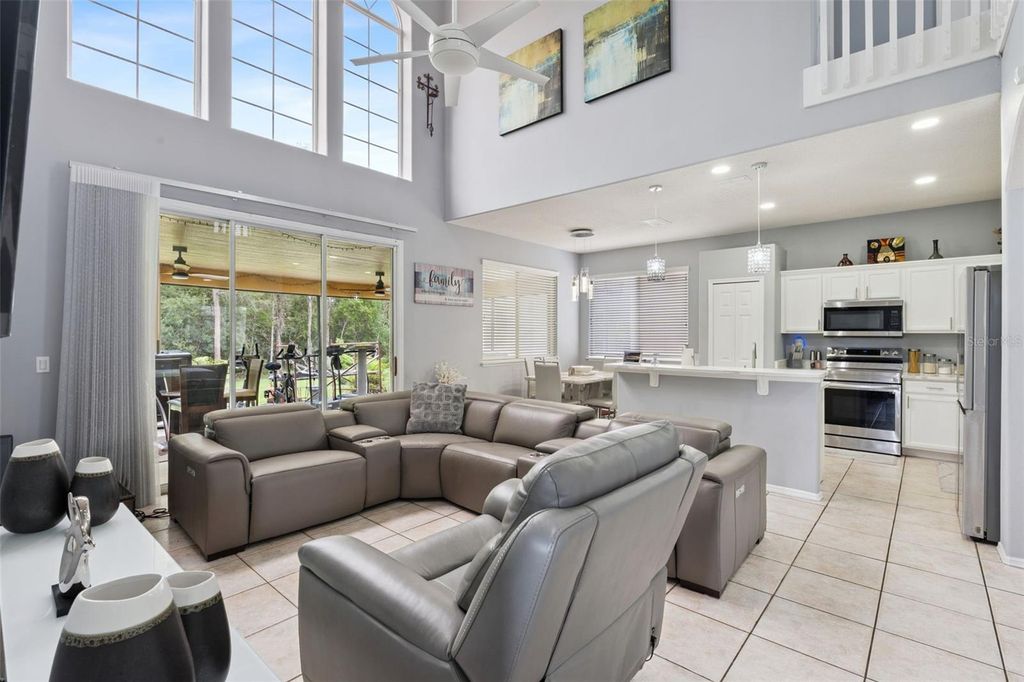 Image 12 of property listing at 1860 WHITE HERON BAY CIRCLE, Orlando, FL 32824