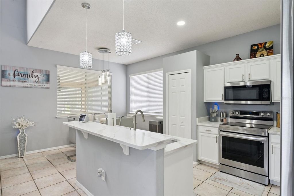 Image 13 of property listing at 1860 WHITE HERON BAY CIRCLE, Orlando, FL 32824