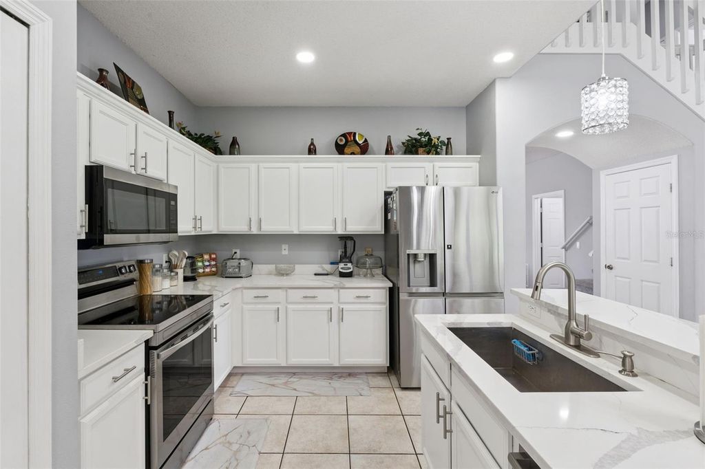 Image 14 of property listing at 1860 WHITE HERON BAY CIRCLE, Orlando, FL 32824
