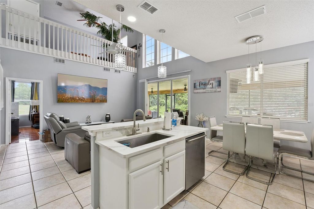 Image 15 of property listing at 1860 WHITE HERON BAY CIRCLE, Orlando, FL 32824