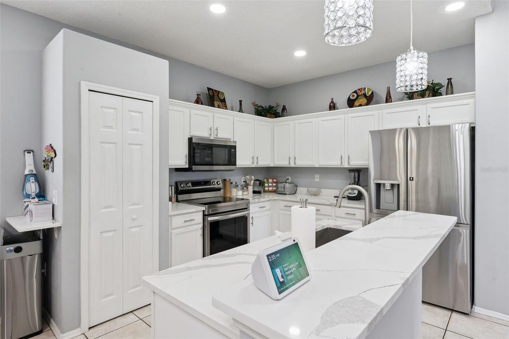 Image 17 of property listing at 1860 WHITE HERON BAY CIRCLE, Orlando, FL 32824