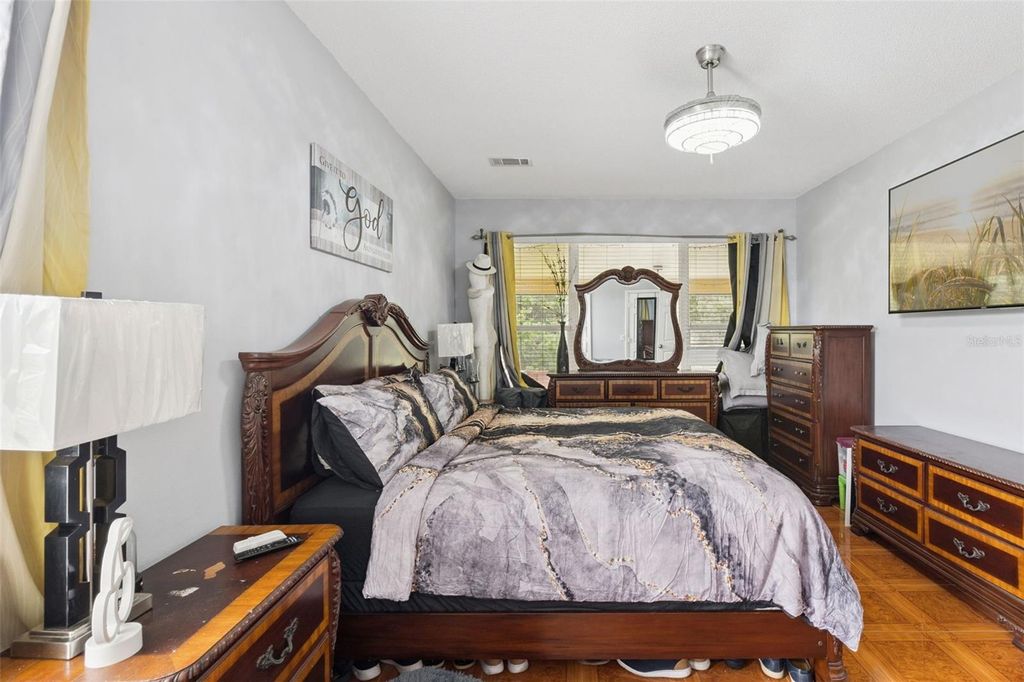 Image 20 of property listing at 1860 WHITE HERON BAY CIRCLE, Orlando, FL 32824